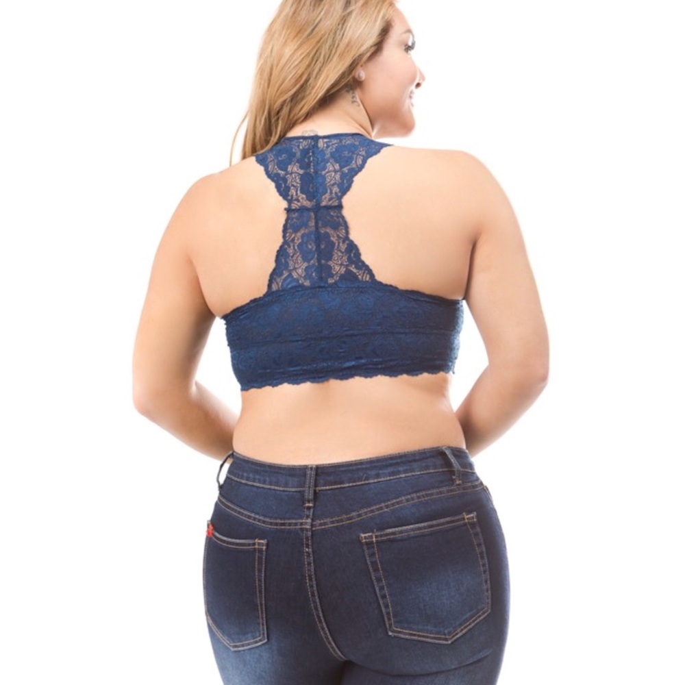 ❗️CLOSING SALE❗️ PLUS SIZE: Black Lace Bralette - Picture 3 of 4